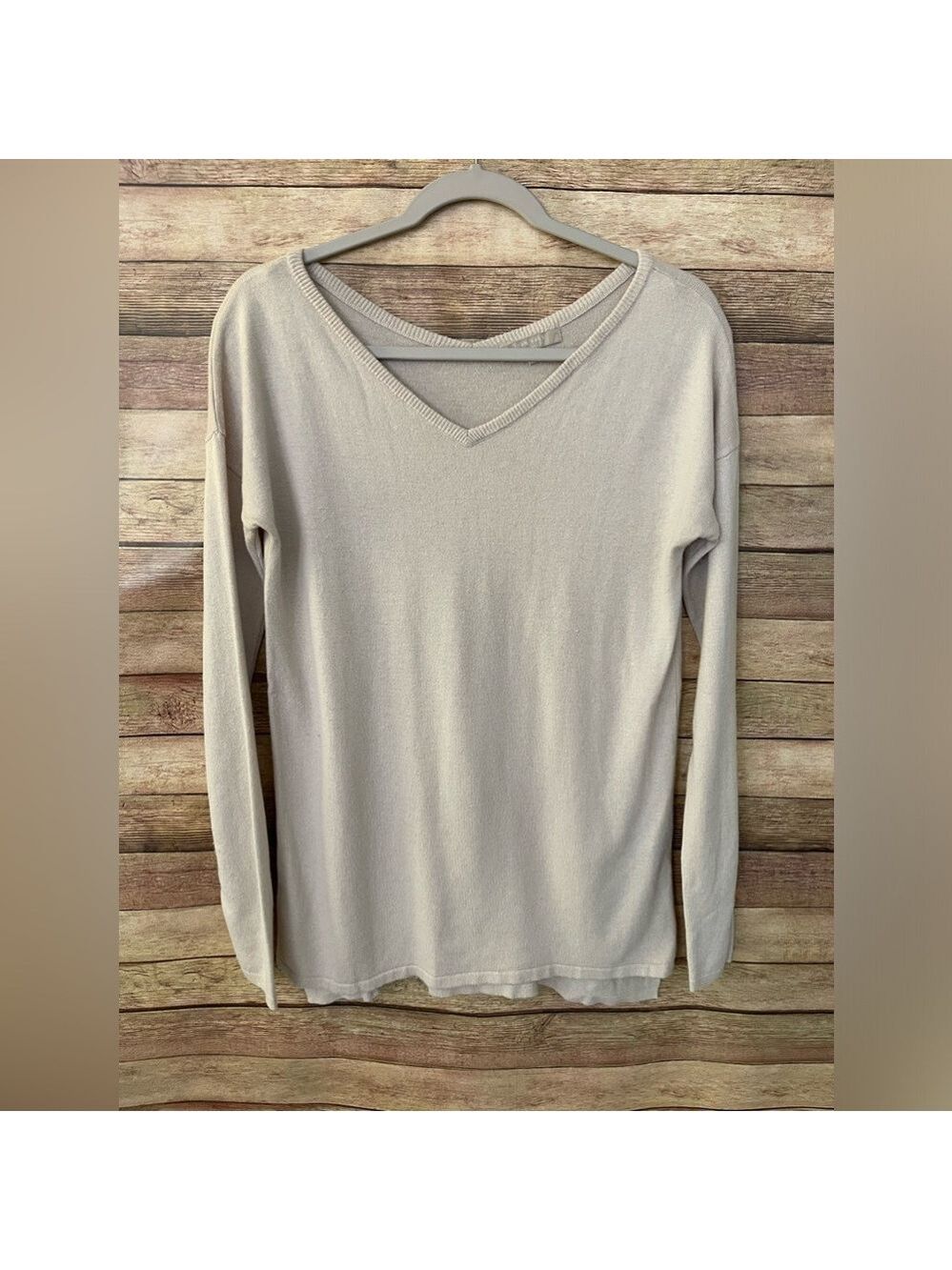 Joan Vass Women's Sweater Knit V-Neck Beige Tan Size: Medium